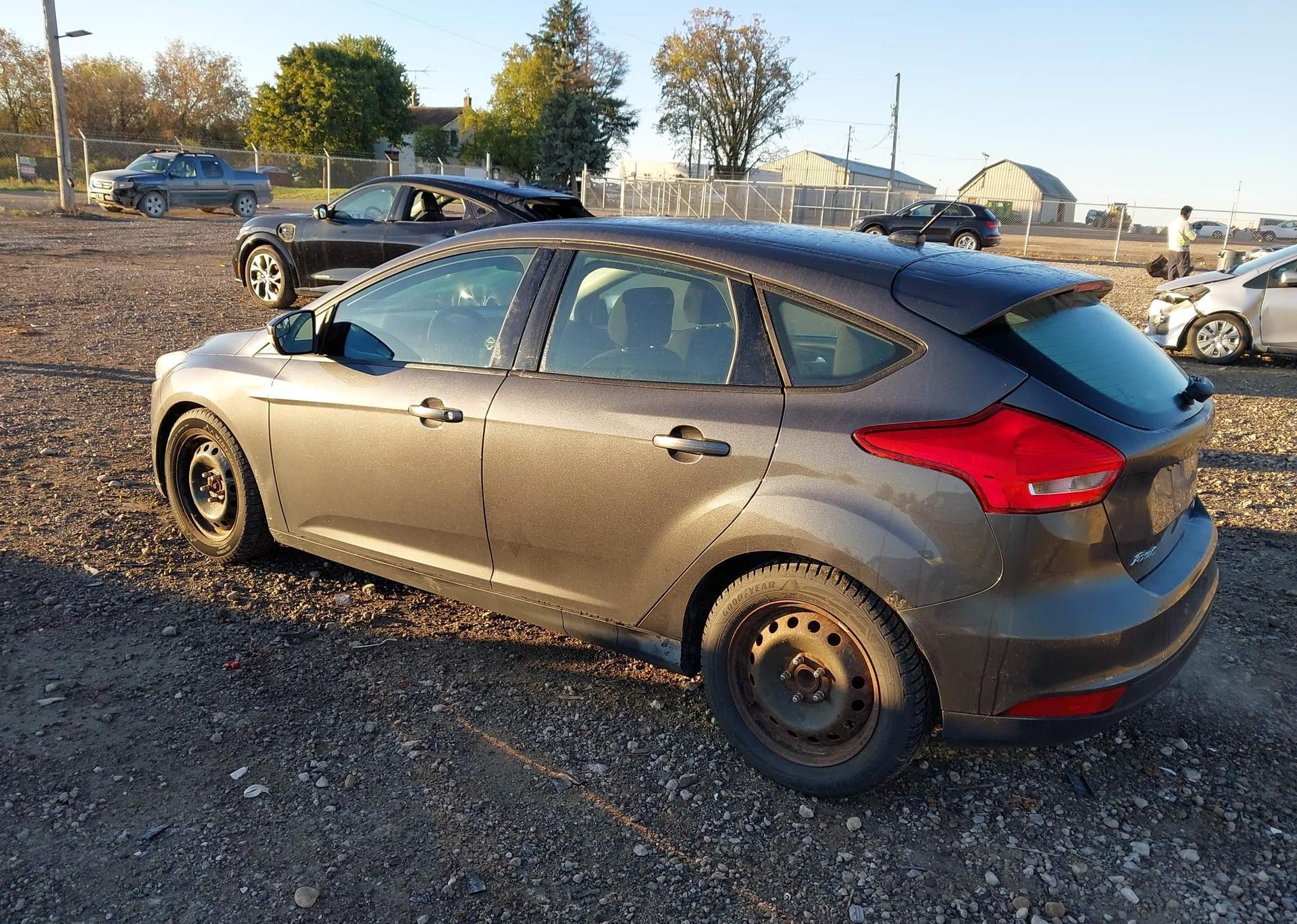2015 FORD FOCUS SE