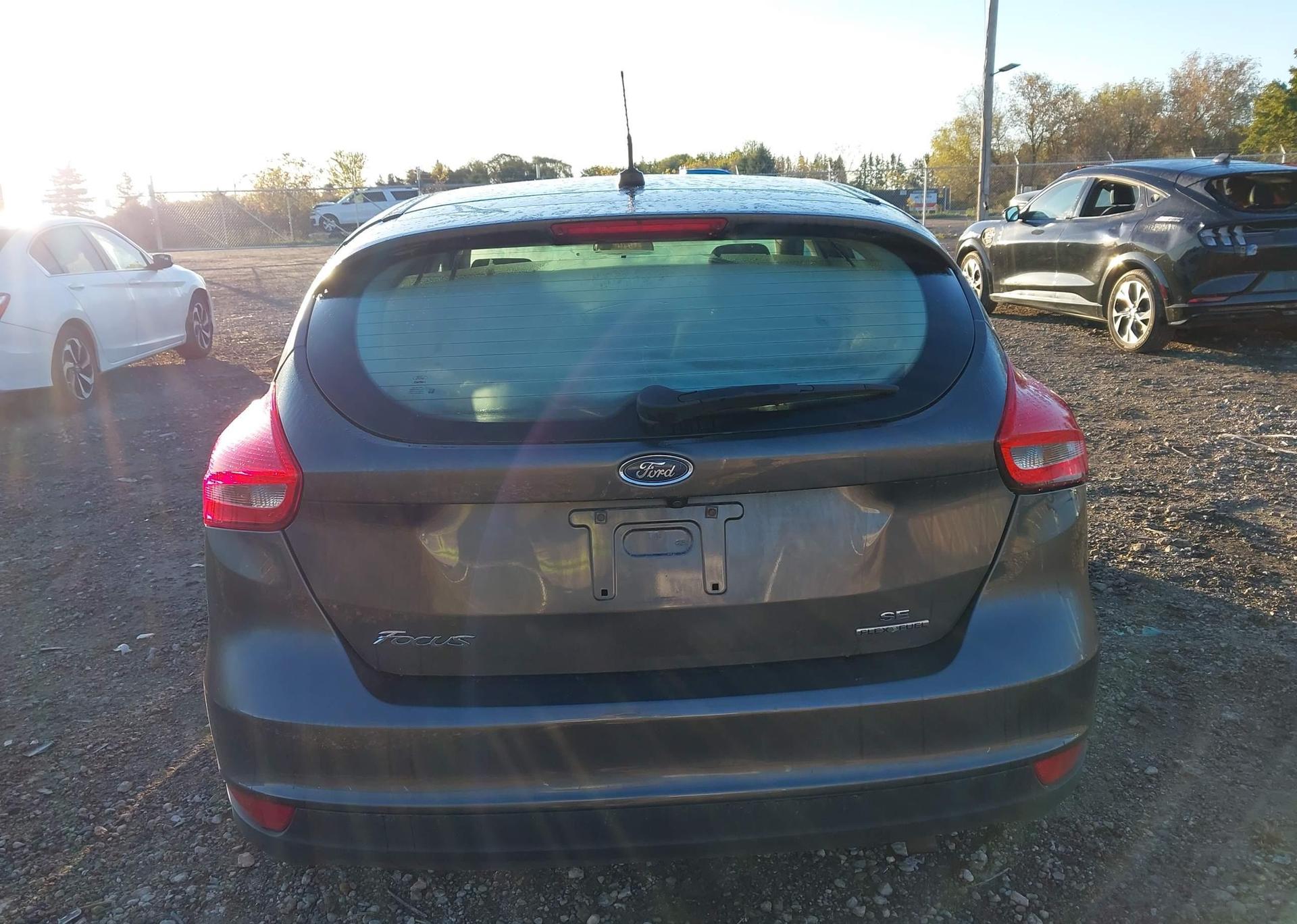 2015 FORD FOCUS SE