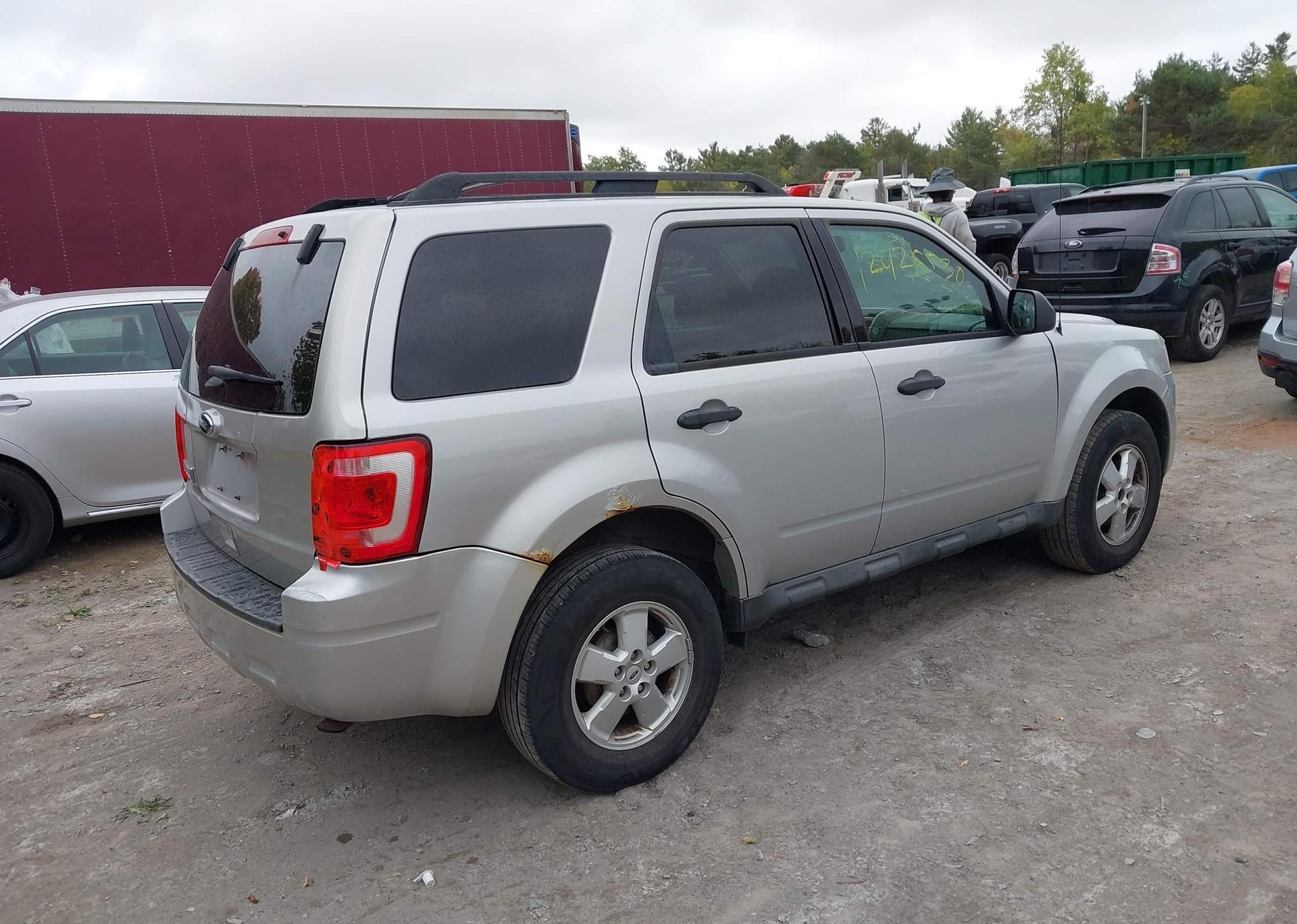 2009 FORD ESCAPE