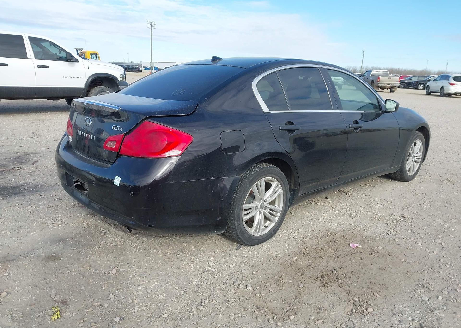 2011 INFINITI G25X