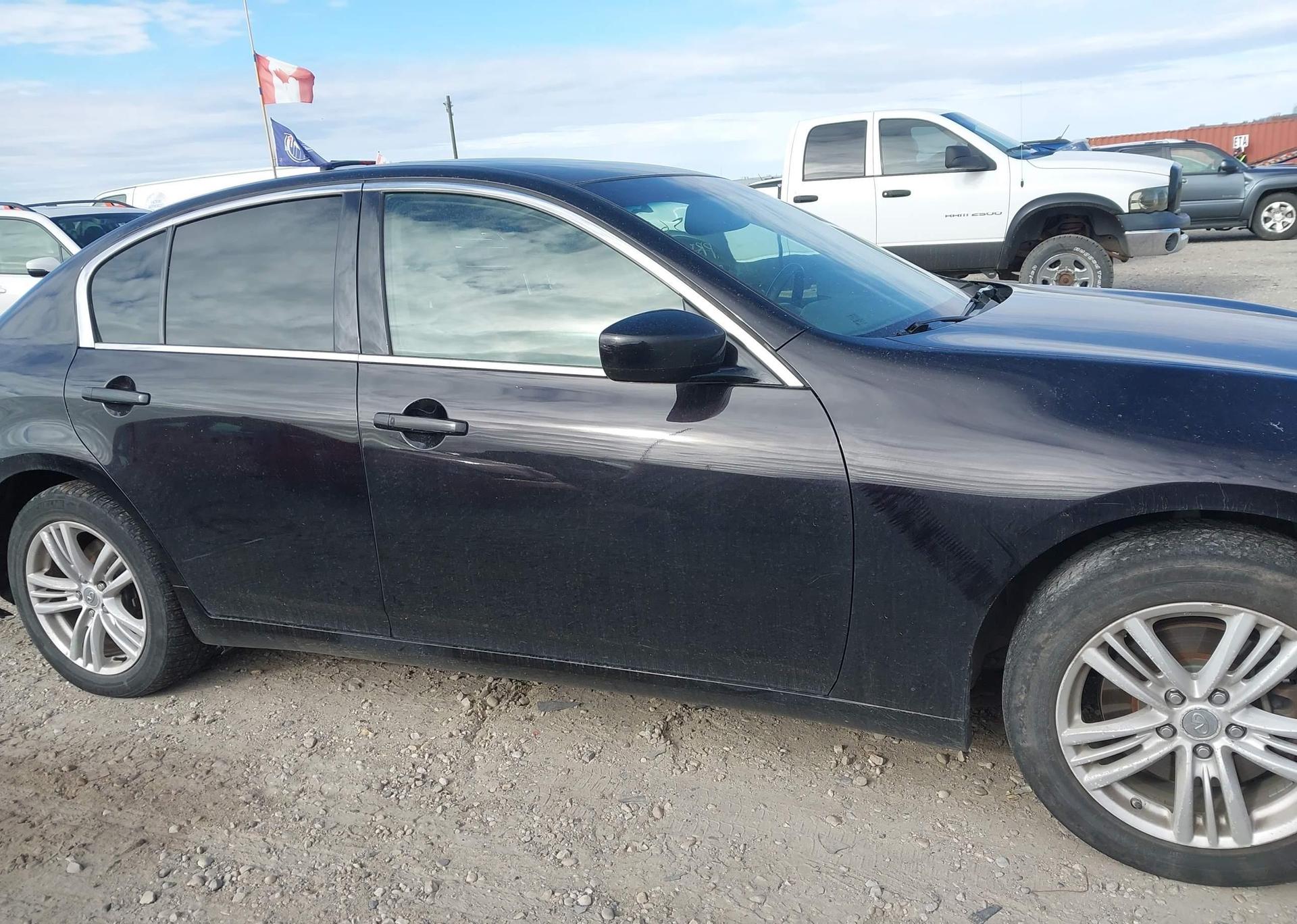 2011 INFINITI G25X