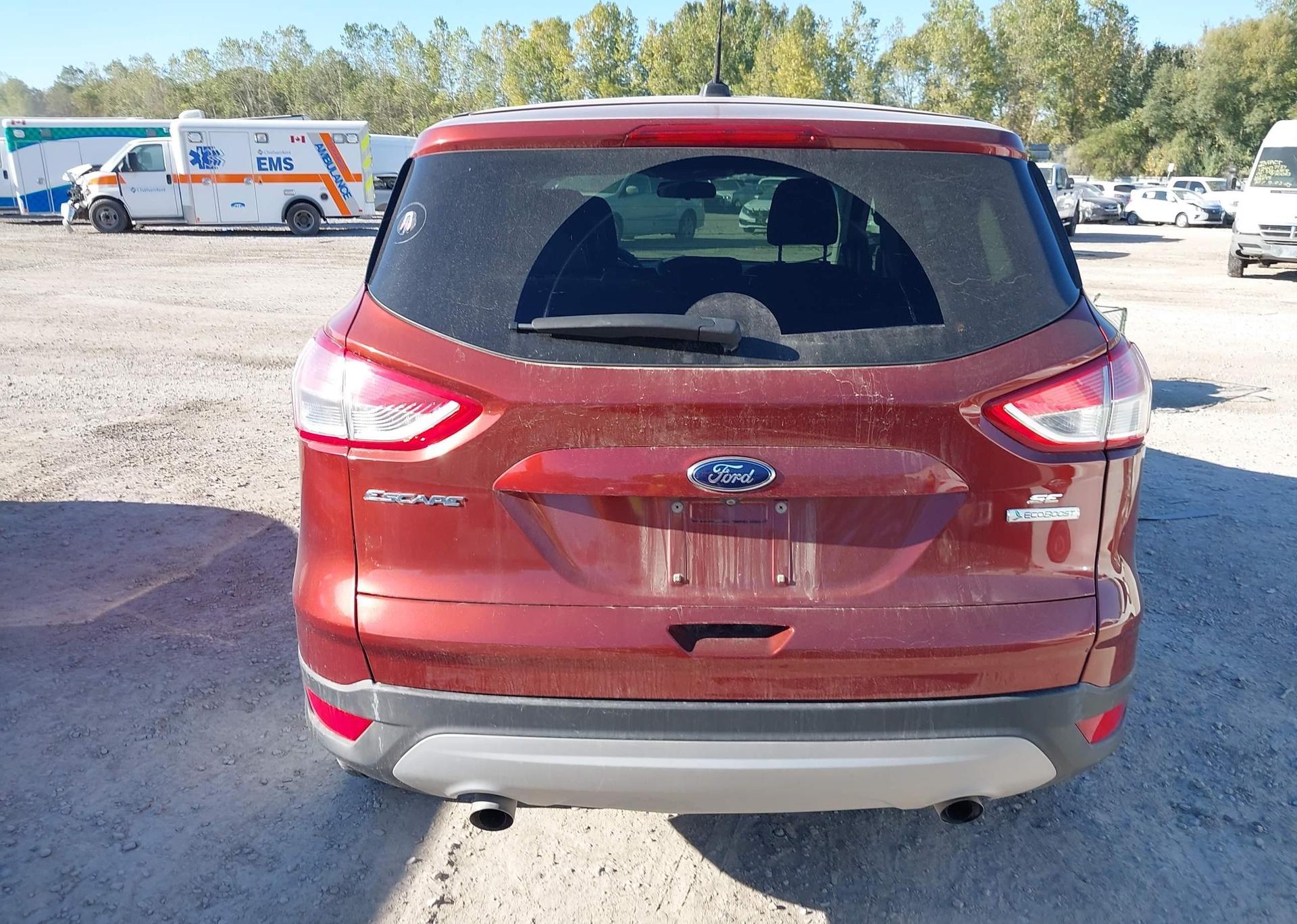 2015 FORD ESCAPE SE