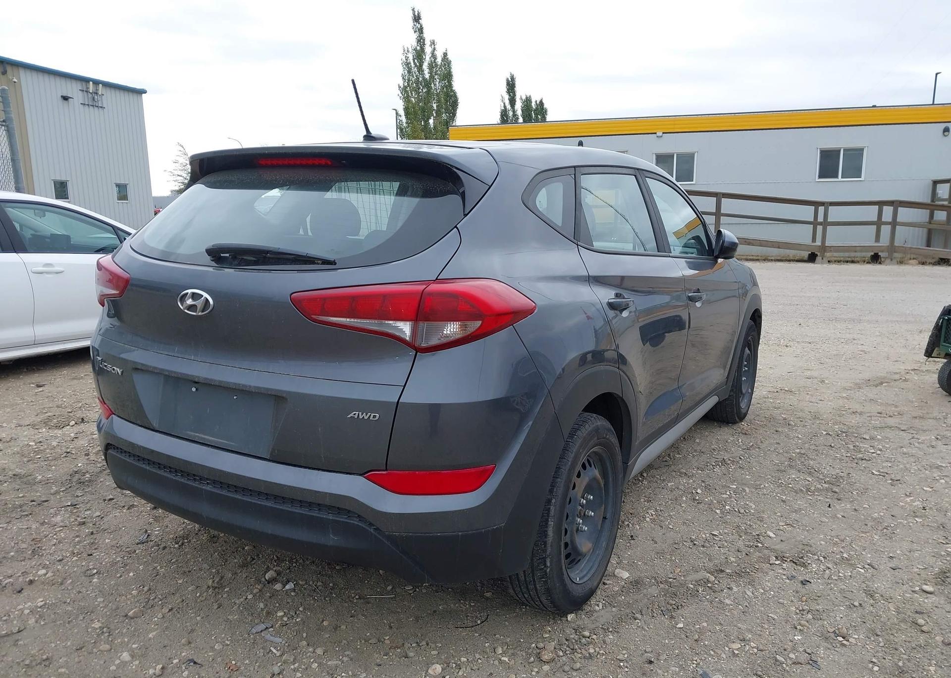 2017 HYUNDAI TUCSON SE