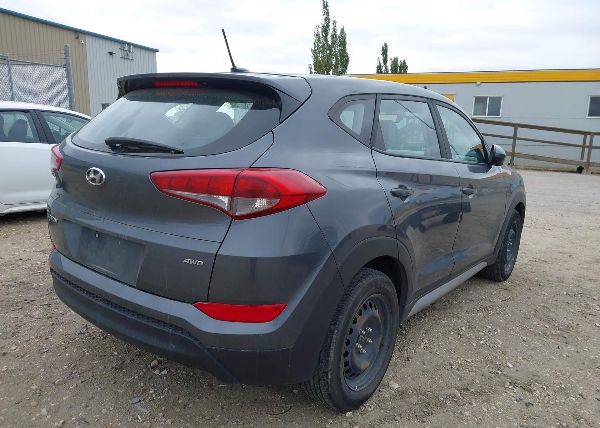 2017 HYUNDAI TUCSON SE