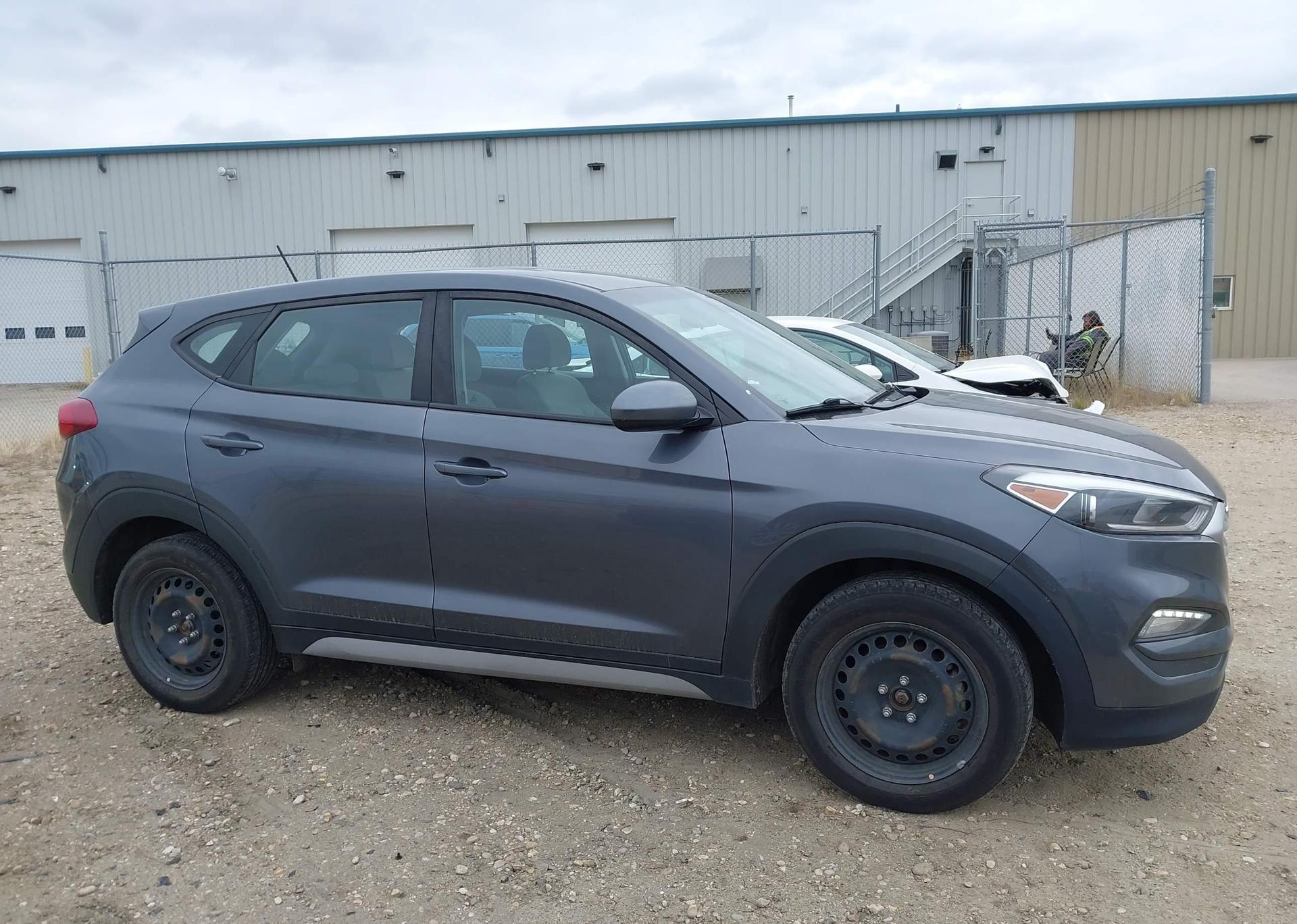 2017 HYUNDAI TUCSON SE
