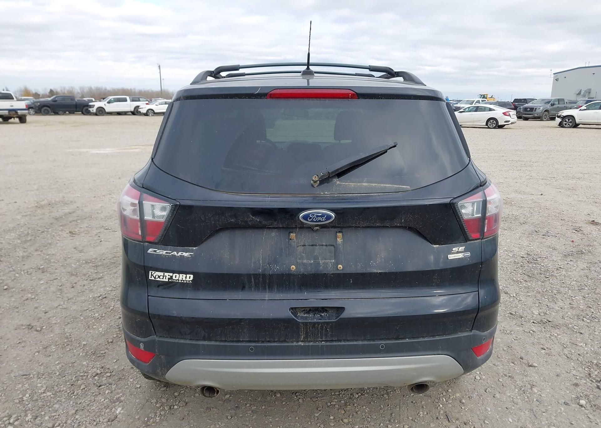 2017 FORD ESCAPE SE