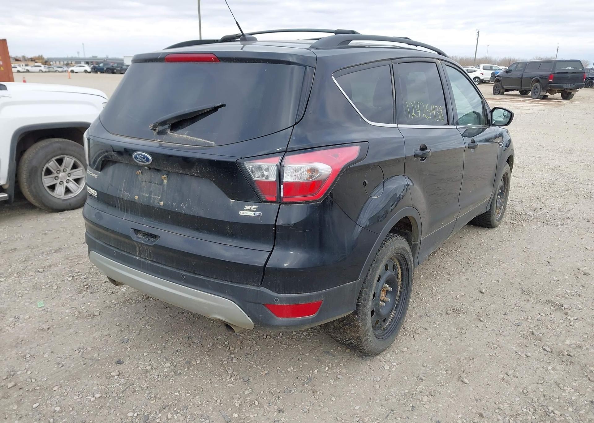 2017 FORD ESCAPE SE