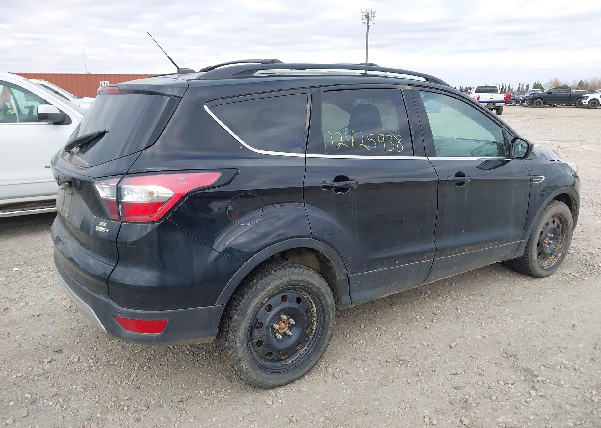 2017 FORD ESCAPE SE