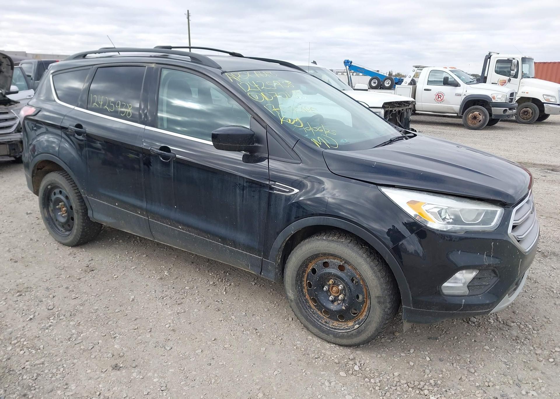 2017 FORD ESCAPE SE