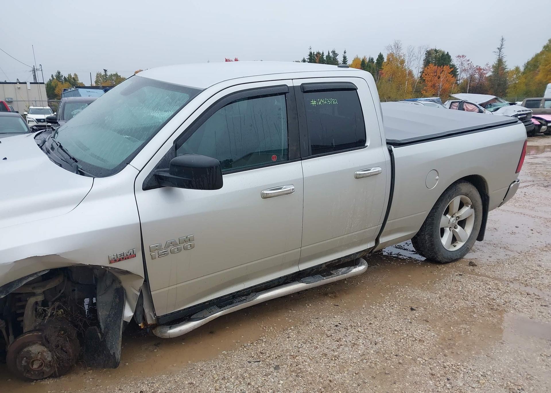 2016 RAM 1500 SLT