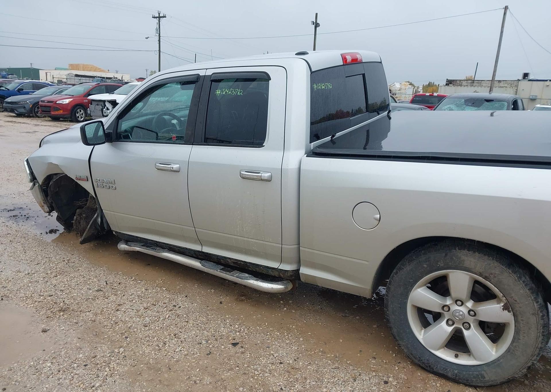 2016 RAM 1500 SLT