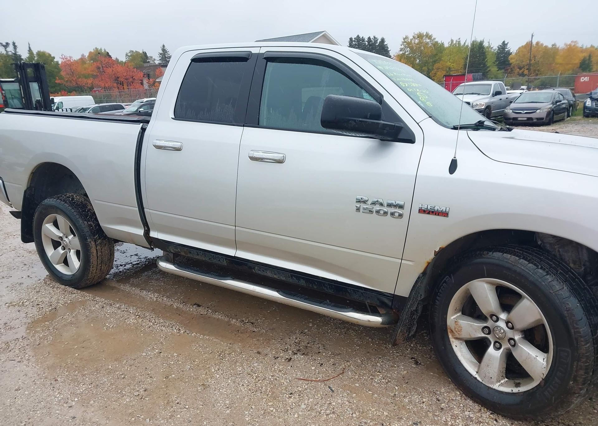 2016 RAM 1500 SLT