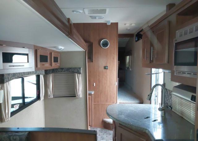 2015 FOREST RIVER WILDCAT