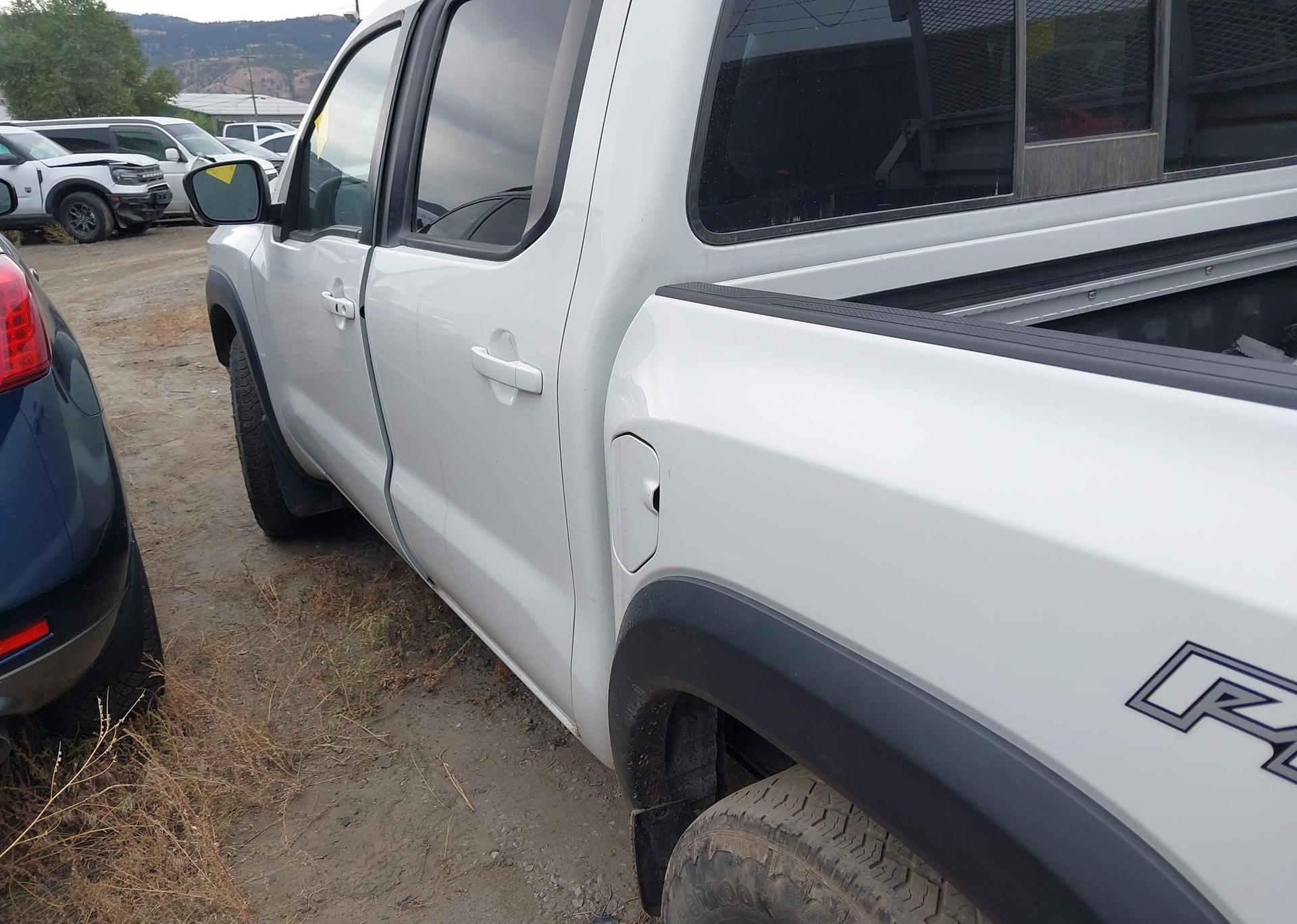 2022 NISSAN FRONTIER S