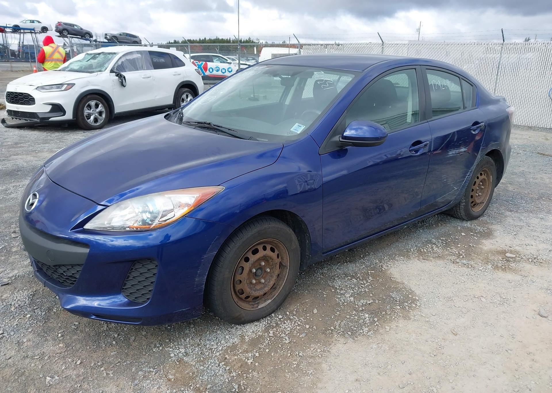 2013 MAZDA MAZDA3 GS-SKY