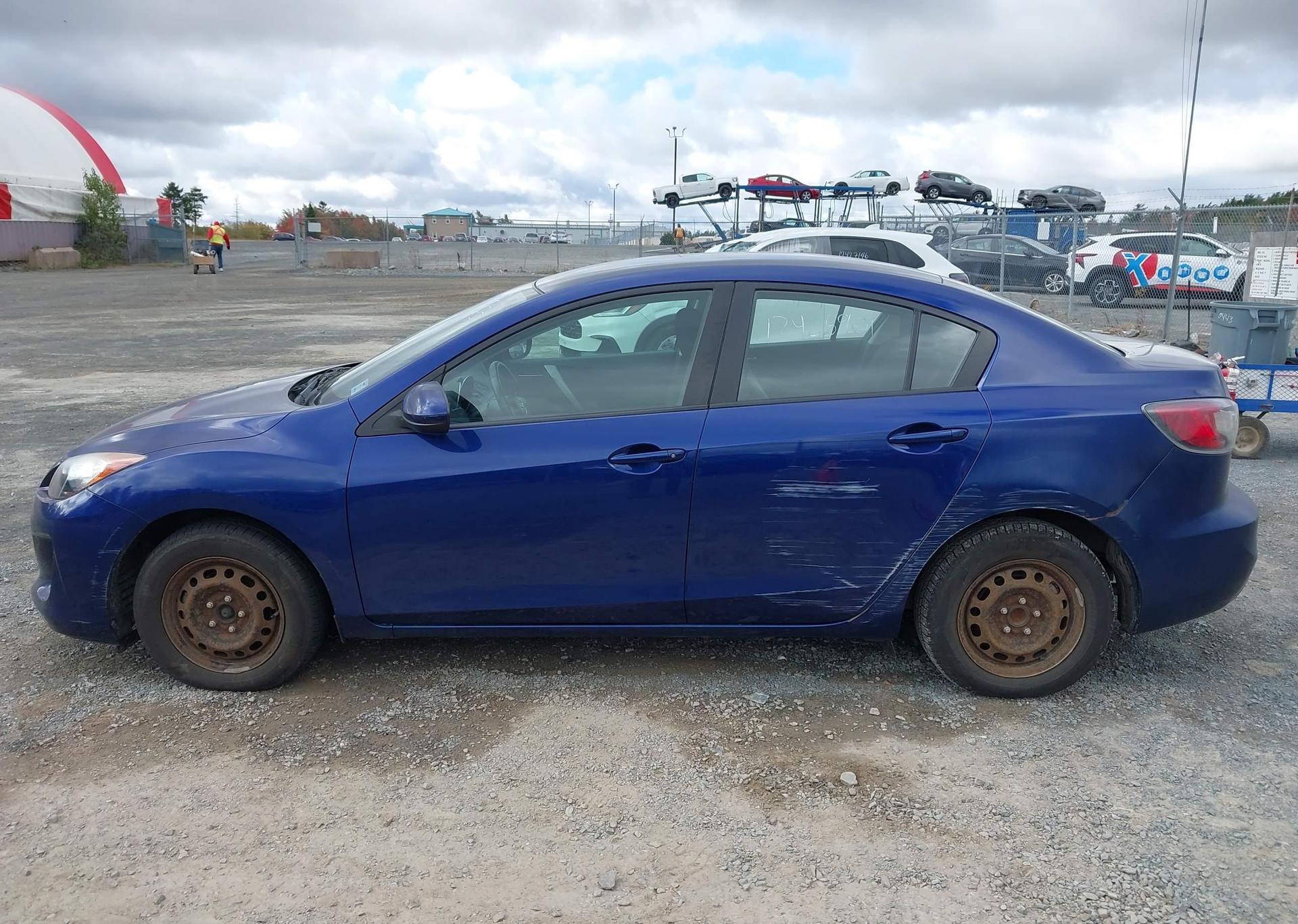 2013 MAZDA MAZDA3 GS-SKY