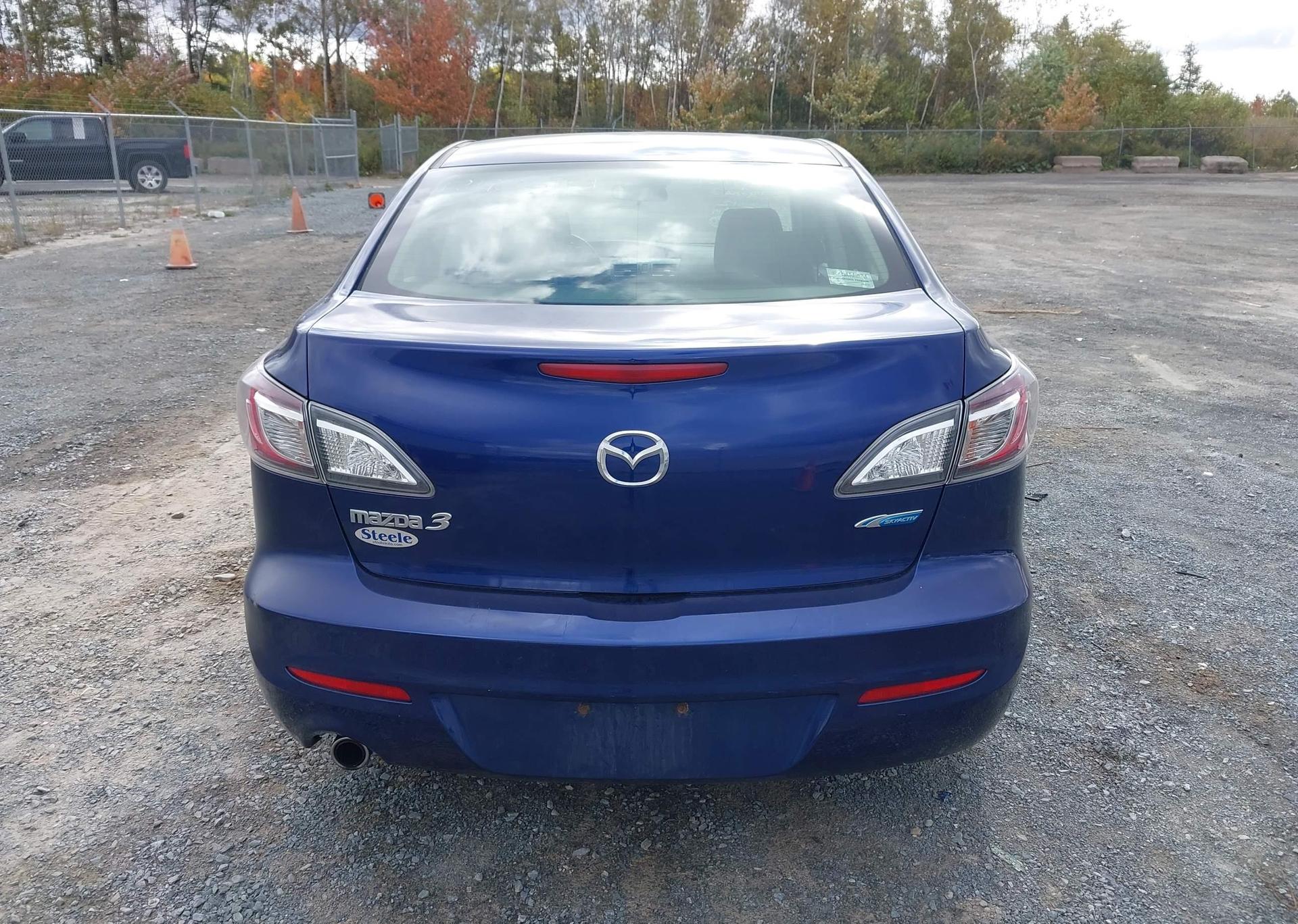 2013 MAZDA MAZDA3 GS-SKY