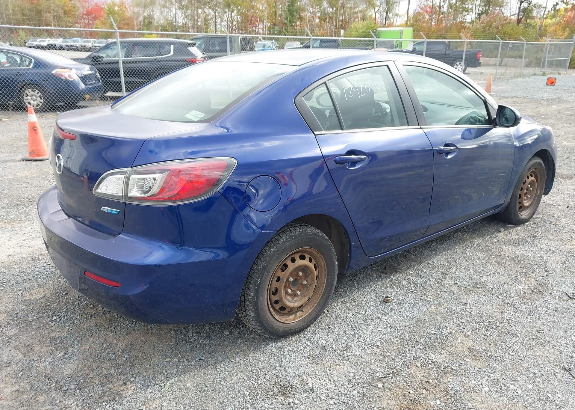 2013 MAZDA MAZDA3 GS-SKY