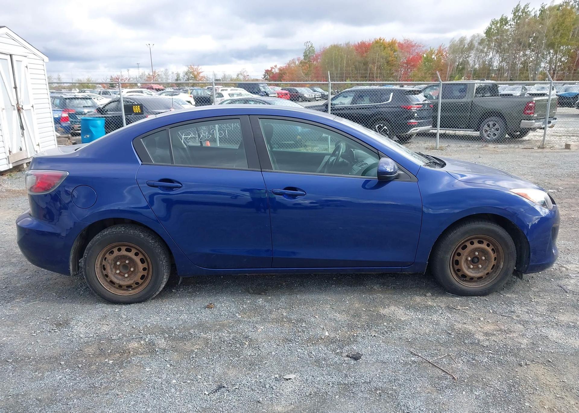 2013 MAZDA MAZDA3 GS-SKY