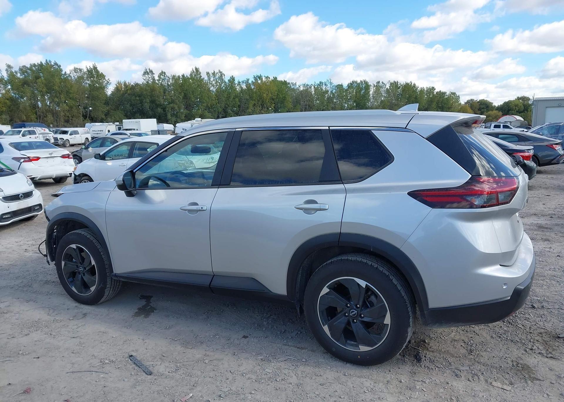 2025 NISSAN ROGUE SV