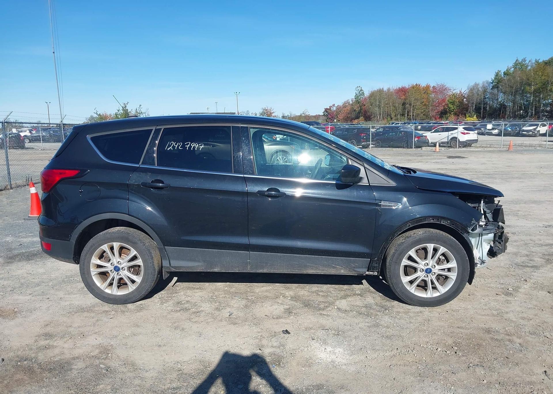 2019 FORD ESCAPE SE