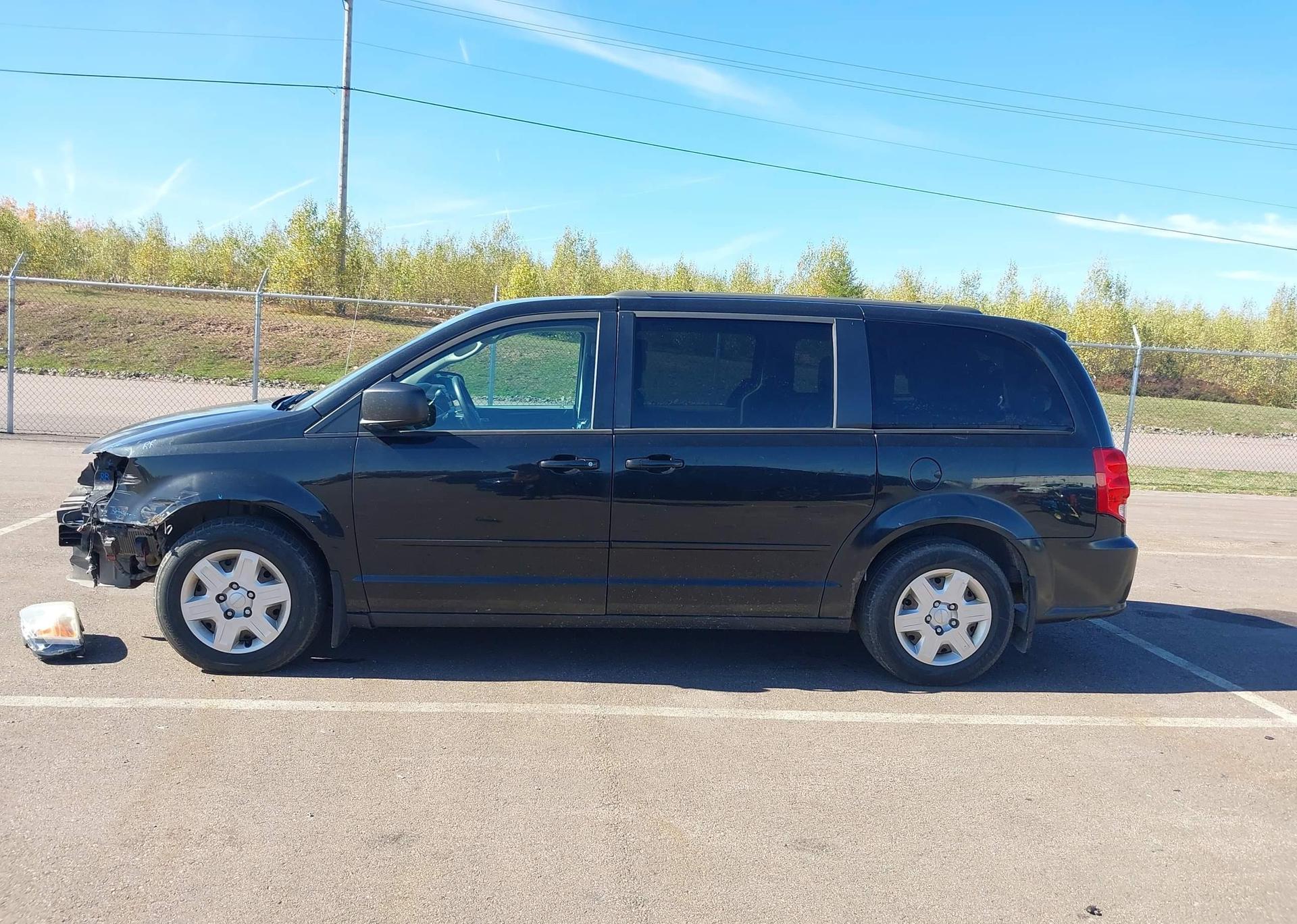 2013 DODGE GRAND CARAVAN SE
