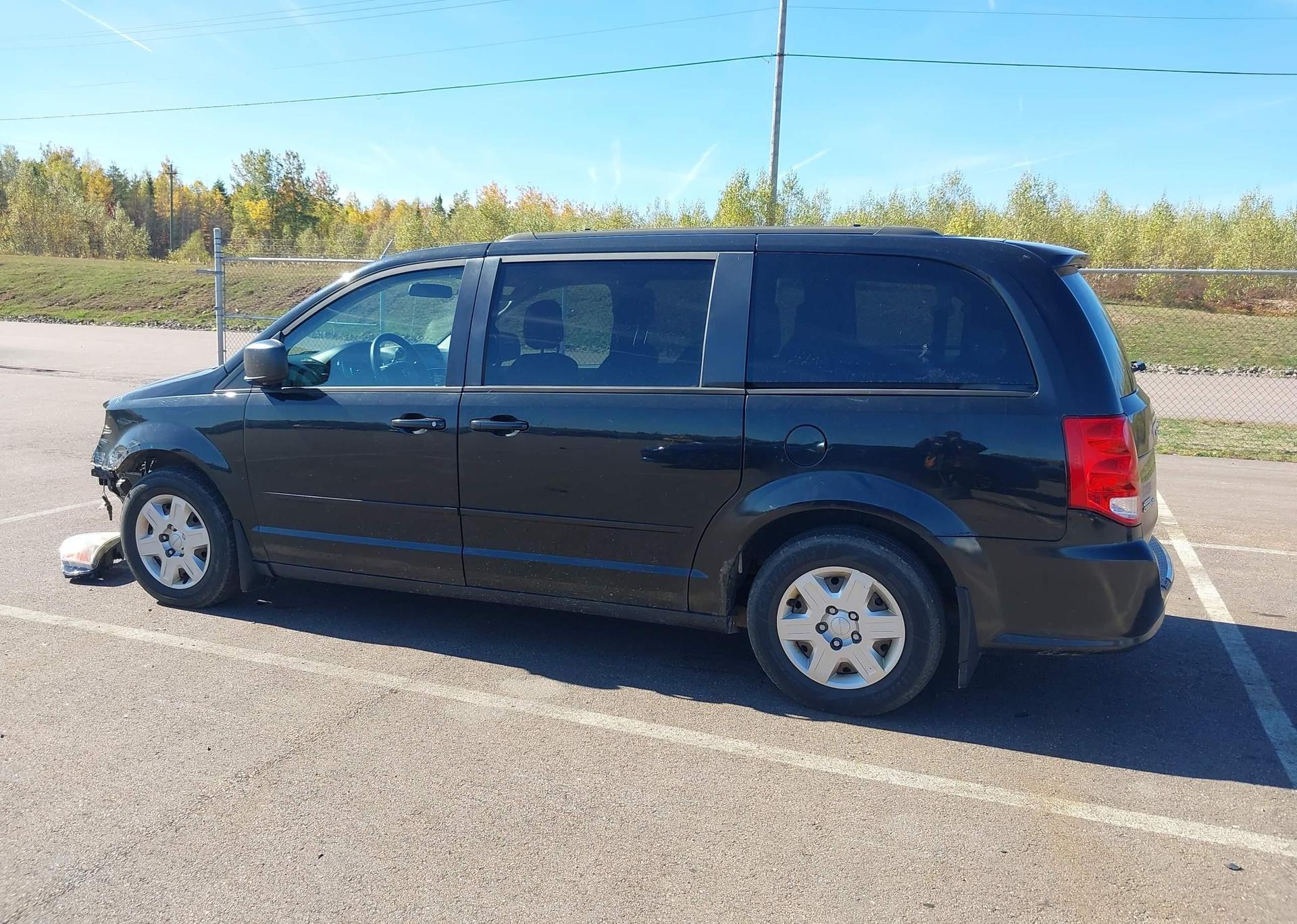2013 DODGE GRAND CARAVAN SE