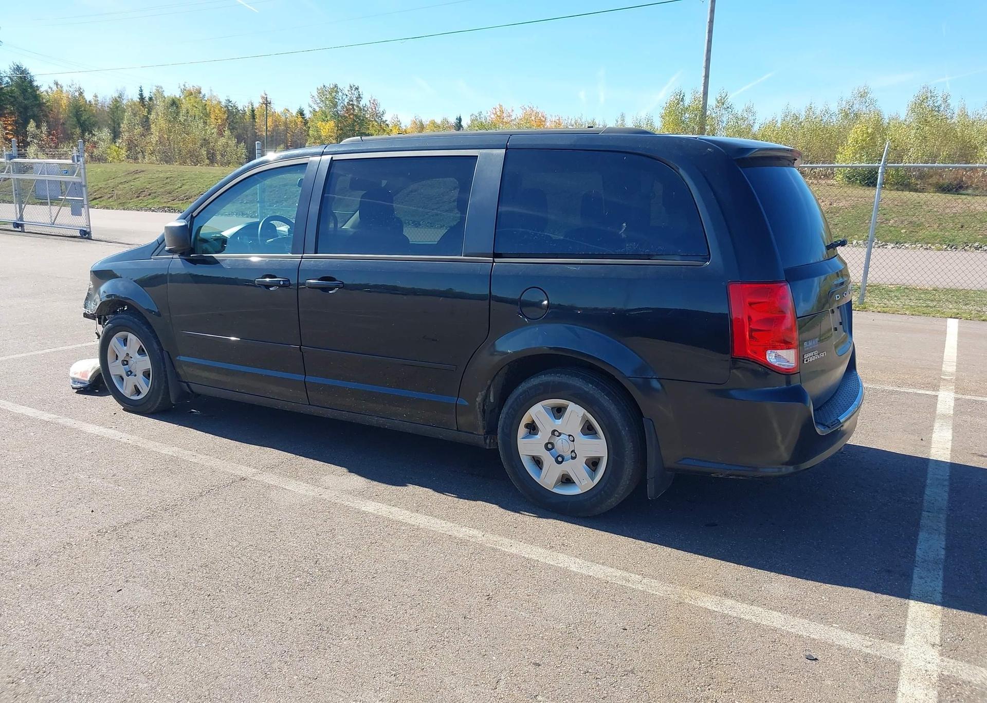 2013 DODGE GRAND CARAVAN SE
