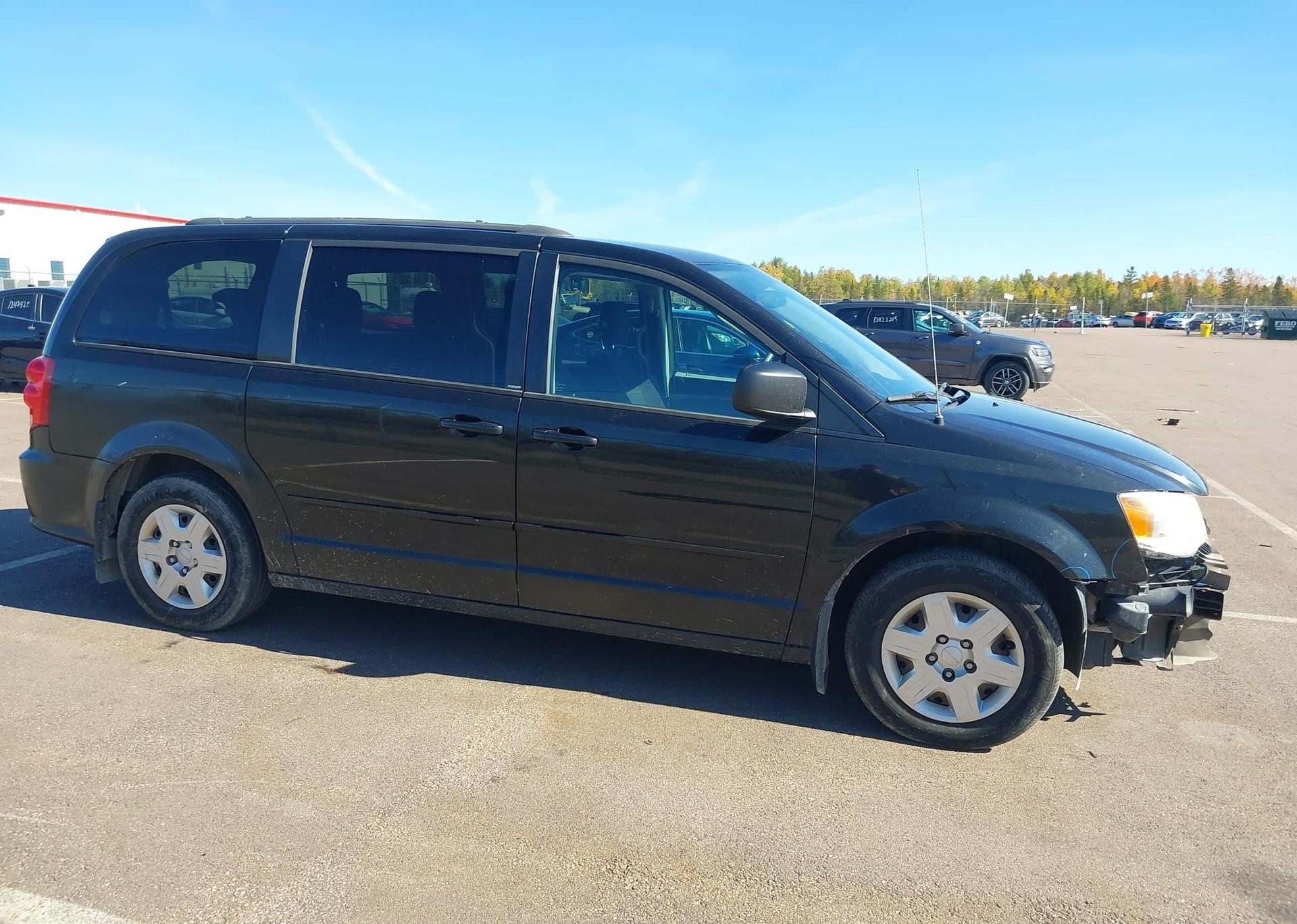 2013 DODGE GRAND CARAVAN SE