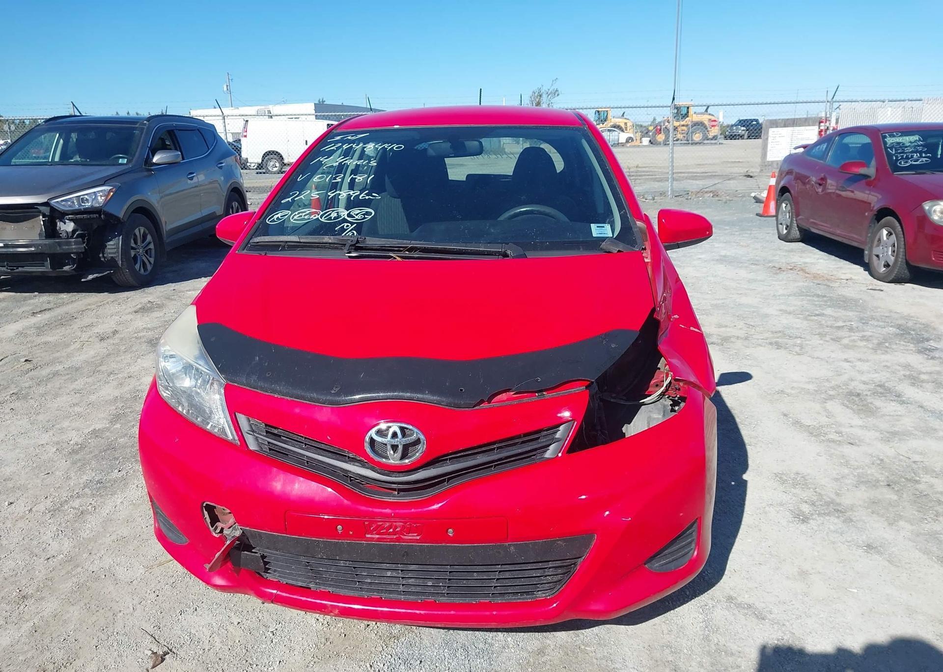 2014 TOYOTA YARIS LE
