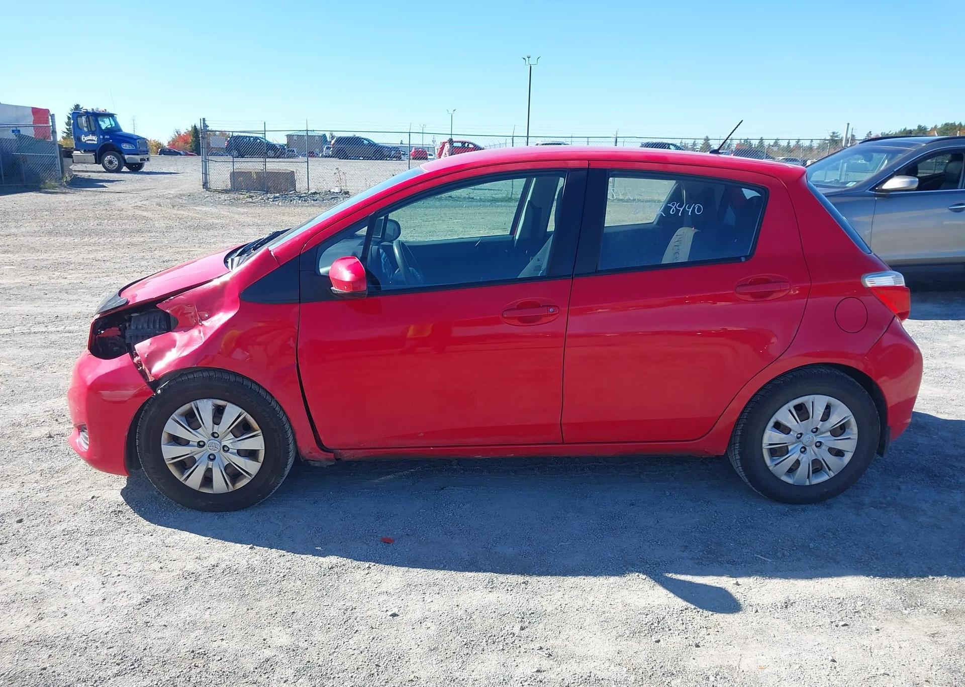 2014 TOYOTA YARIS LE