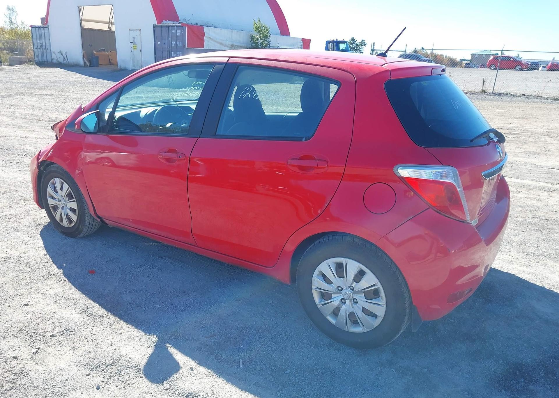 2014 TOYOTA YARIS LE