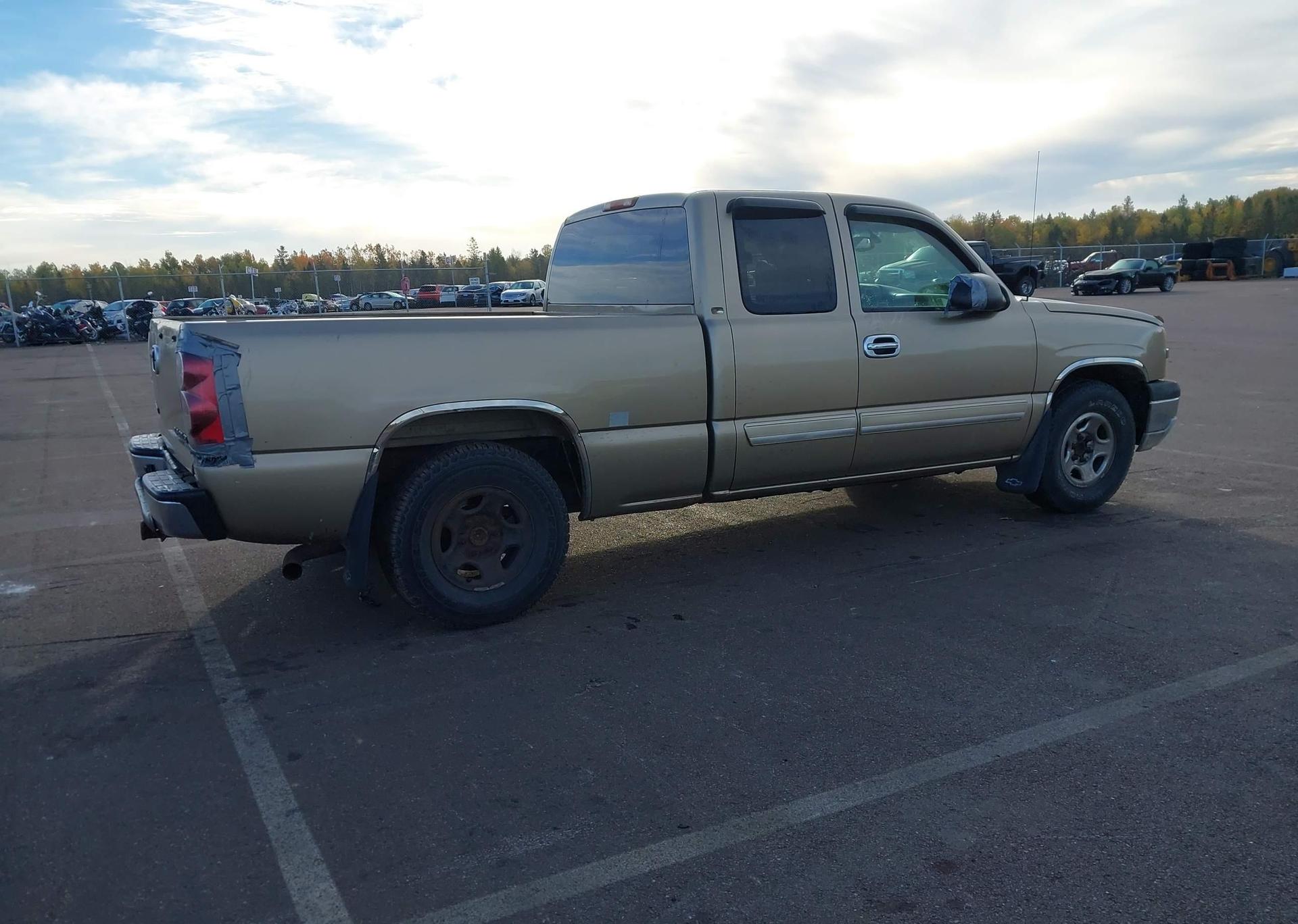 2004 CHEVROLET SILVERADO 1500 LS