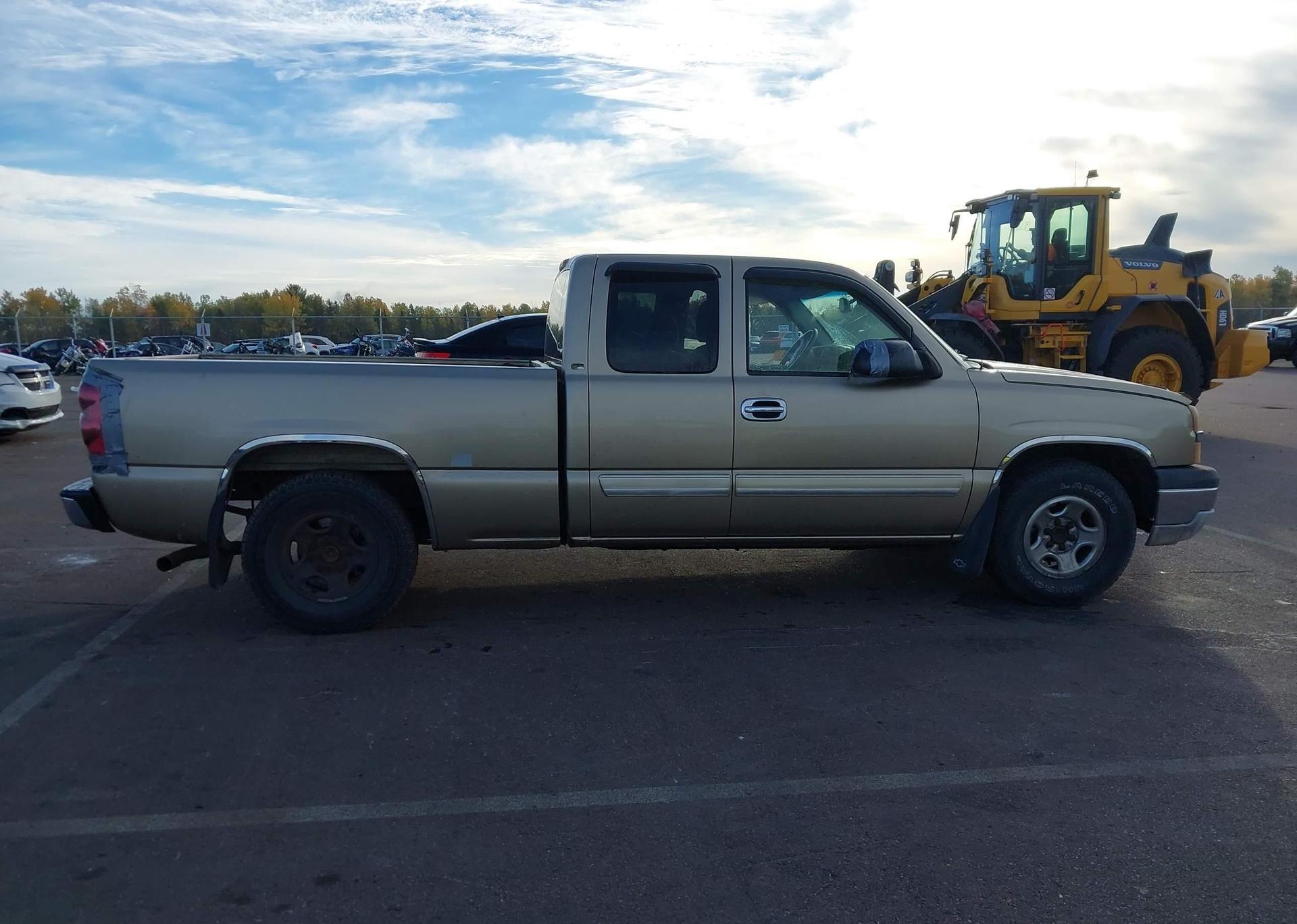 2004 CHEVROLET SILVERADO 1500 LS