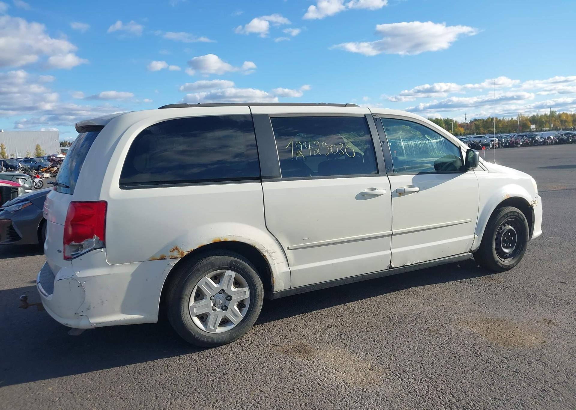 2012 DODGE GRAND CARAVAN SE