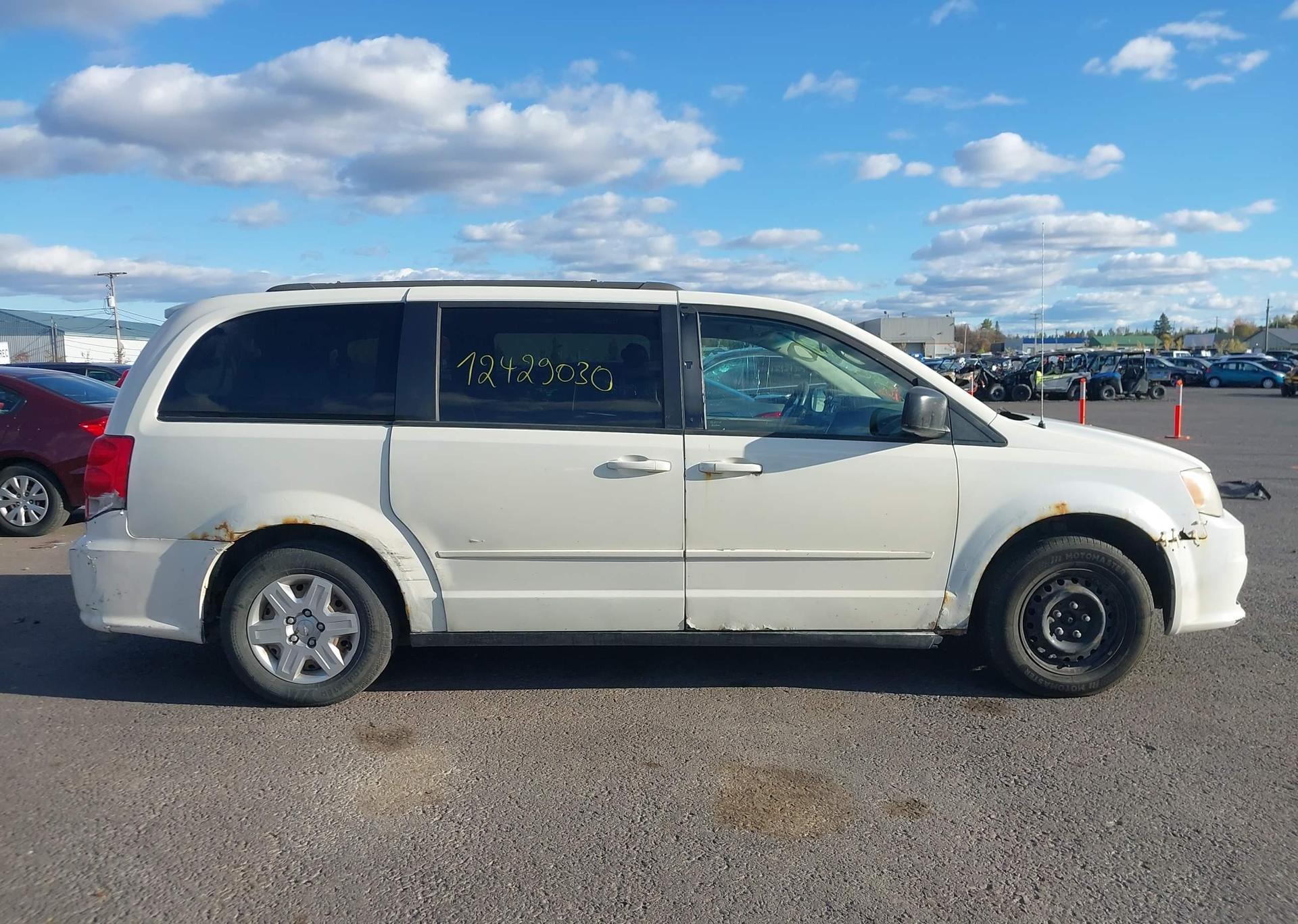 2012 DODGE GRAND CARAVAN SE