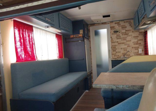 1977 VANGUARD NATIONAL 225C MOTORHOME