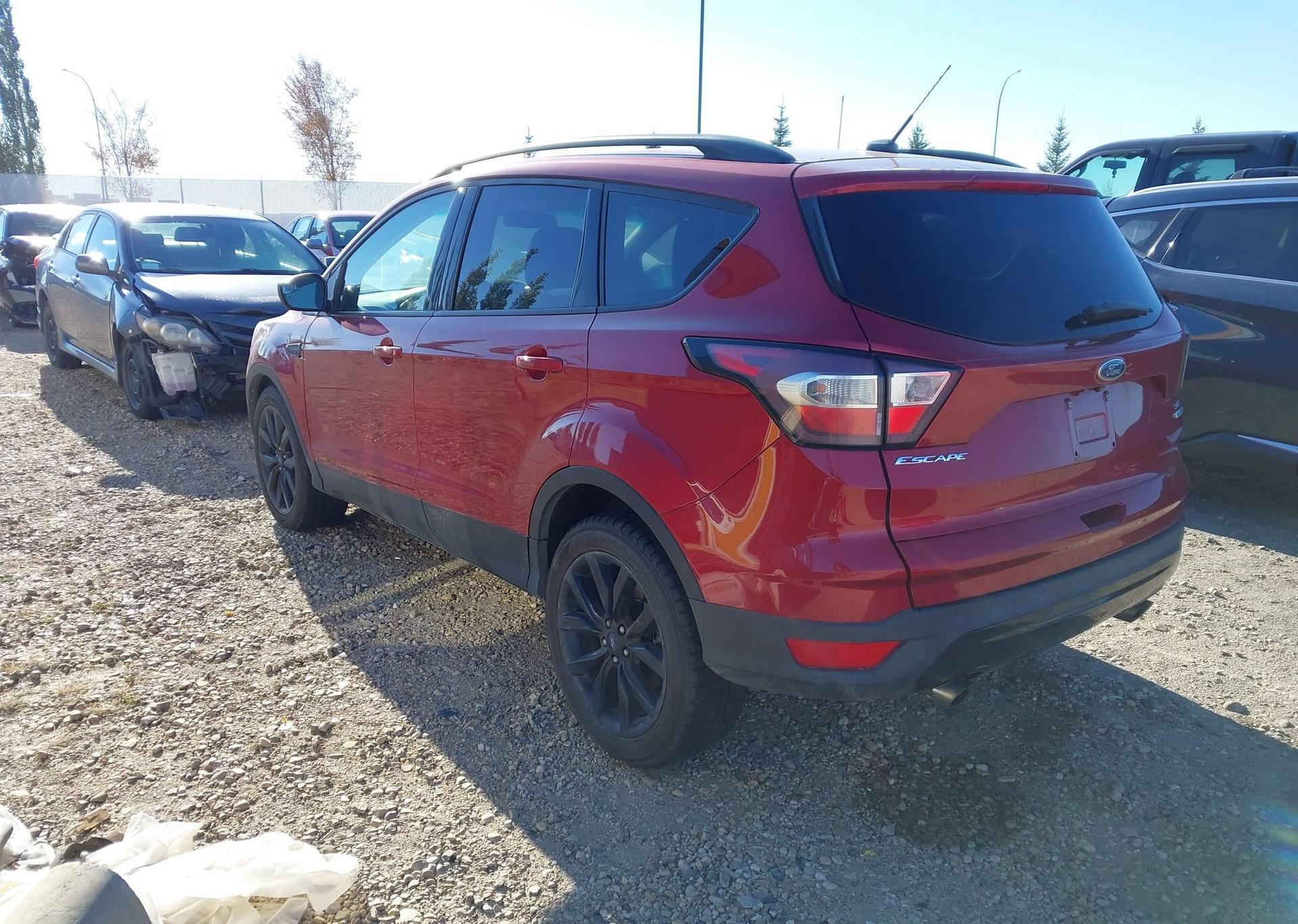 2017 FORD ESCAPE SE