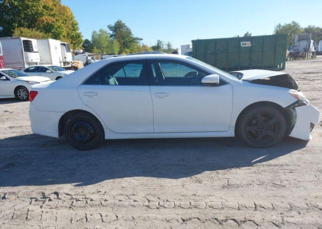 2014 TOYOTA CAMRY SE