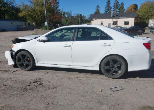 2014 TOYOTA CAMRY SE