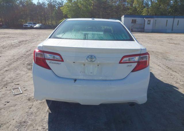 2014 TOYOTA CAMRY SE