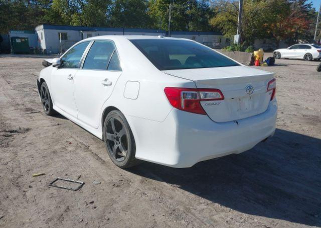 2014 TOYOTA CAMRY SE