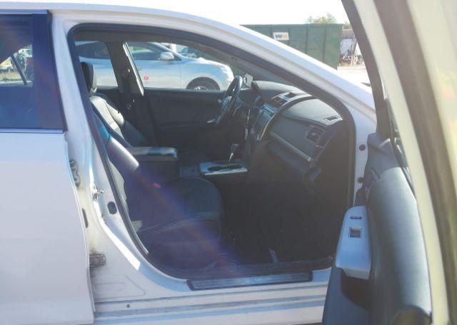 2014 TOYOTA CAMRY SE