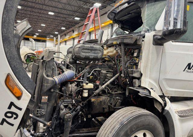 2023 PETERBILT 579