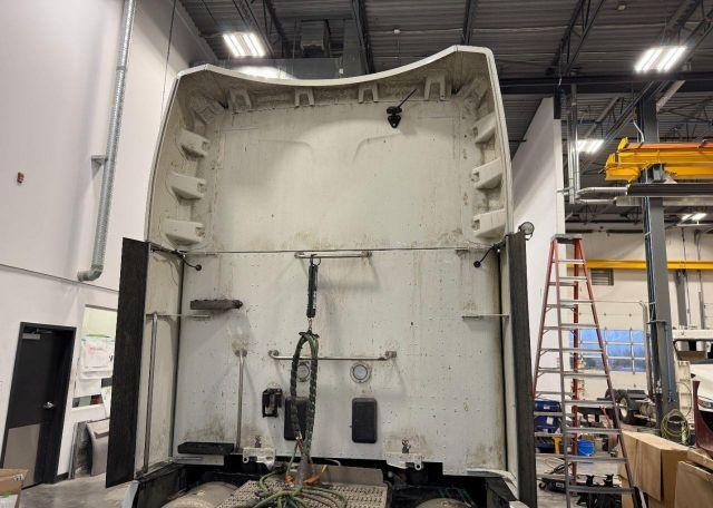 2023 PETERBILT 579