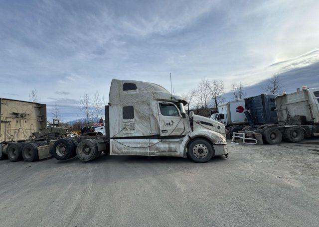 2023 PETERBILT 579