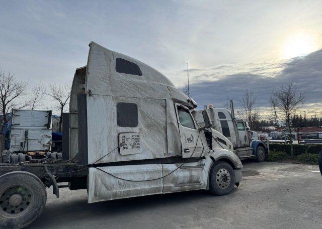 2023 PETERBILT 579
