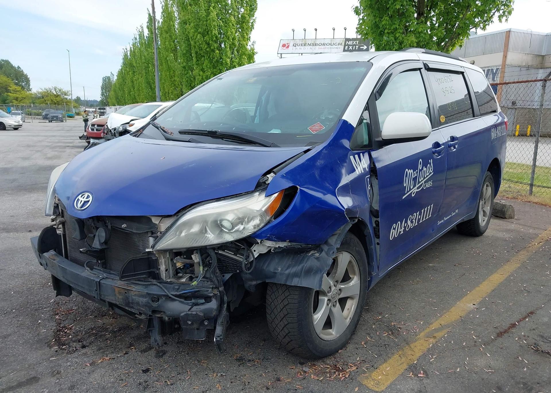 2017 TOYOTA SIENNA