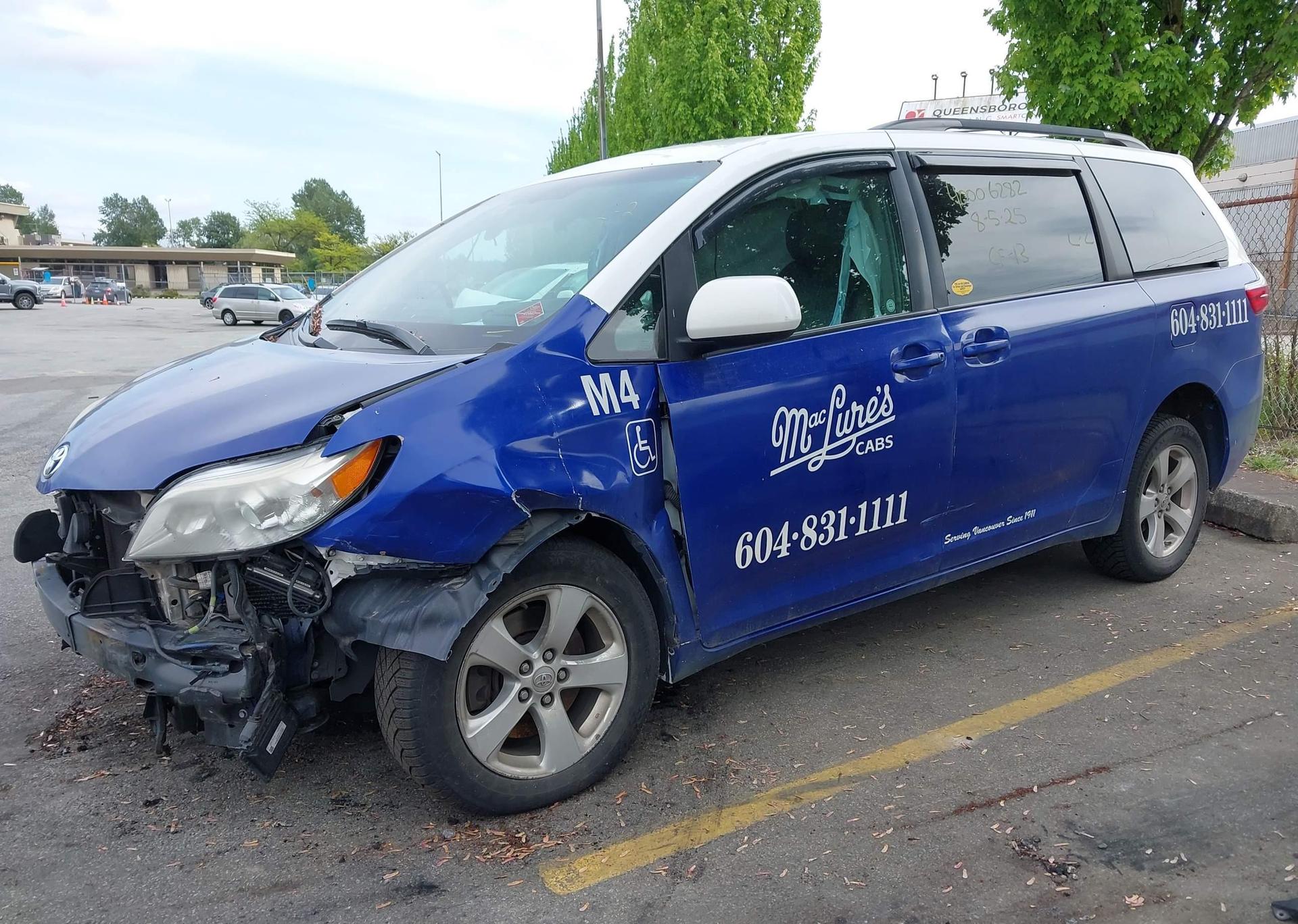 2017 TOYOTA SIENNA