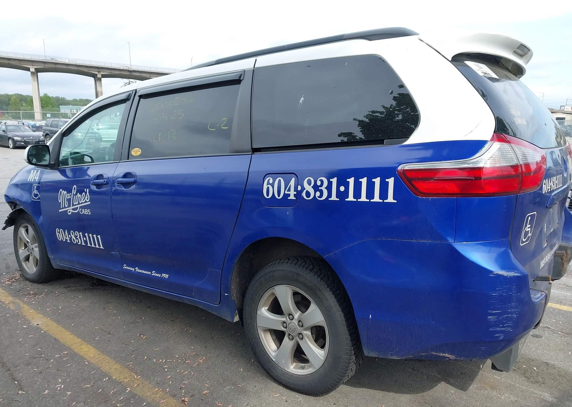 2017 TOYOTA SIENNA